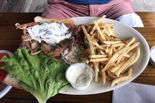 Davis' Pub Davis' Pub